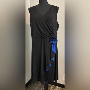 Black sleeveless dress